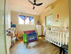 Flora Road (D17), Terrace #465344341